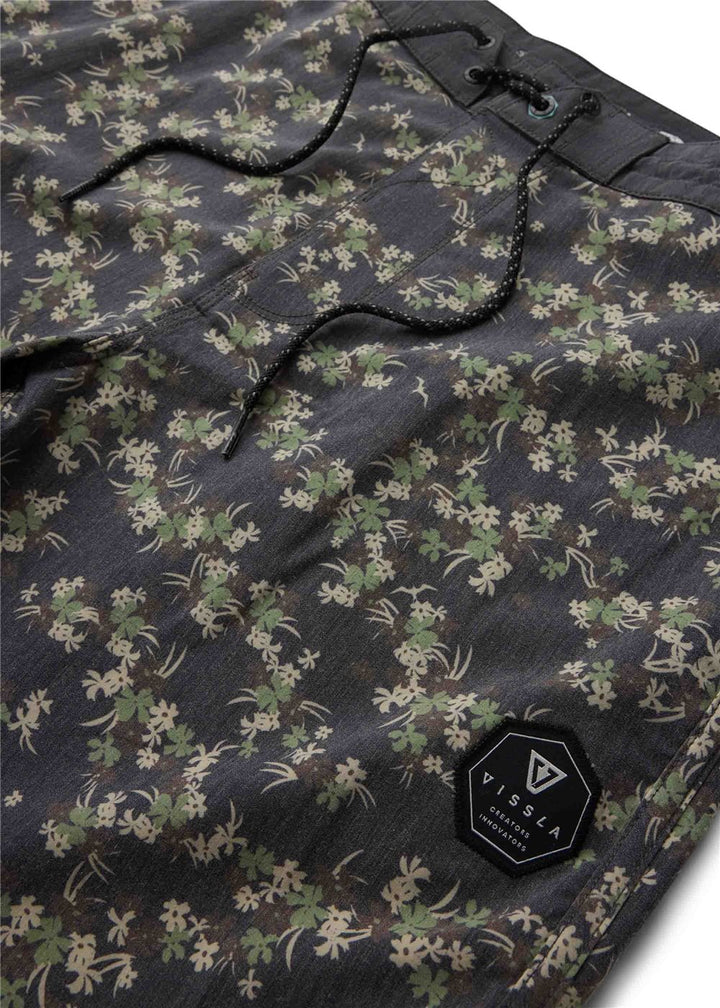 Vissla Tropicanica 17" Boys Boardshort in Black, view 4