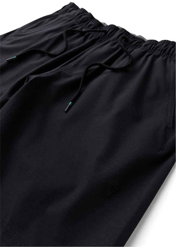 Vissla No See Ums Hybrid Eco 16.5" Boys Elastic Walkshort in Black, view 4
