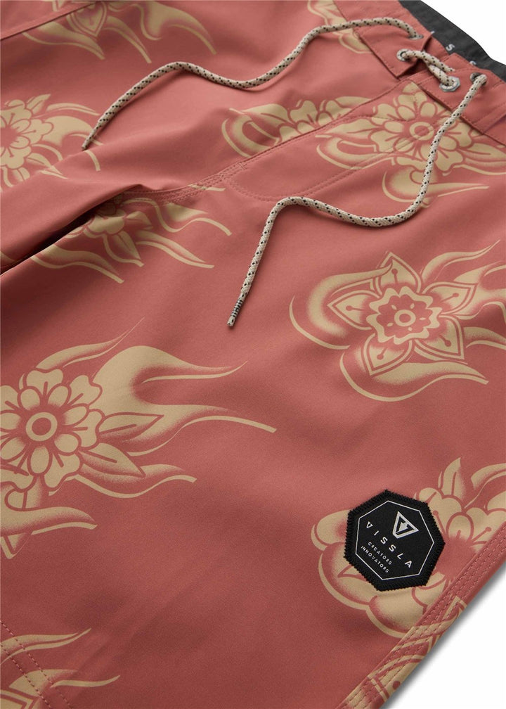 Vissla Helloha 18.5" Boardshort in Retro Red, view 4