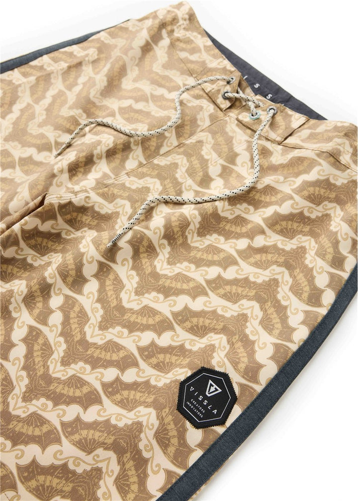 Vissla Supersonic 18.5" Boardshort in Natural, view 4