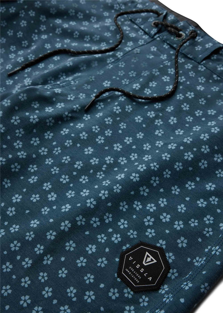 Vissla Bongos 18.5" Boardshort in Midnight, view 4
