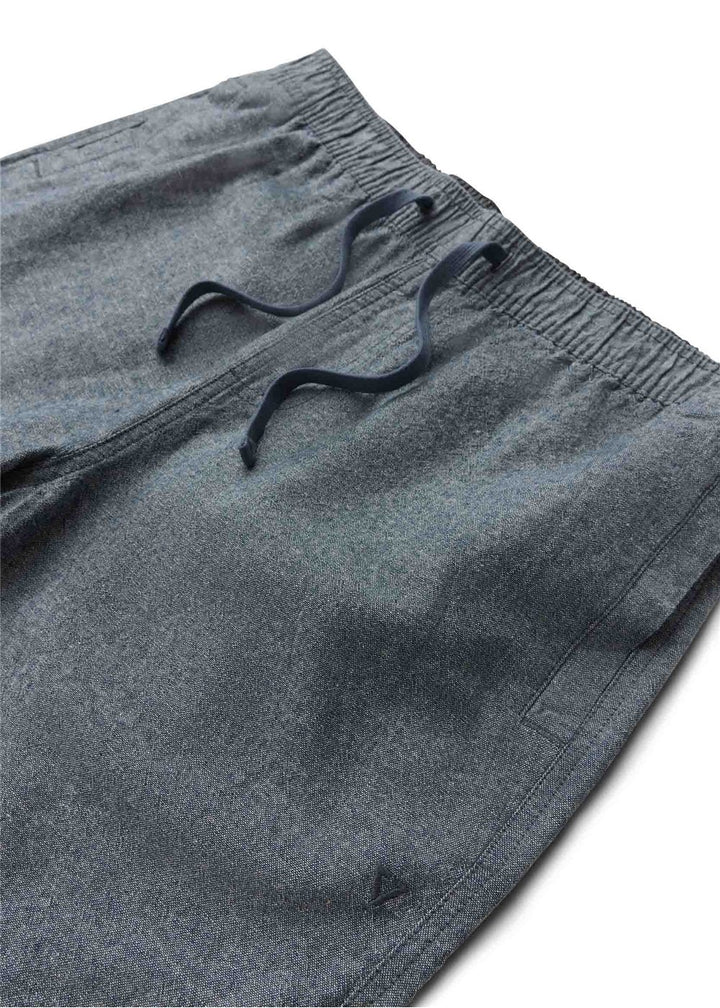 Vissla Rails Linen 18" Elastic Walkshort in Midnight, view 4