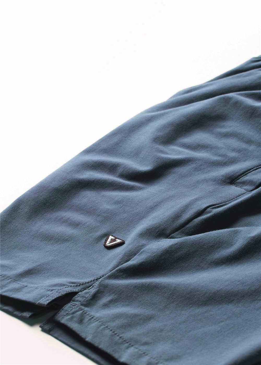 Vissla Alto 18" Performance Elastic Walkshort in Midnight, view 4