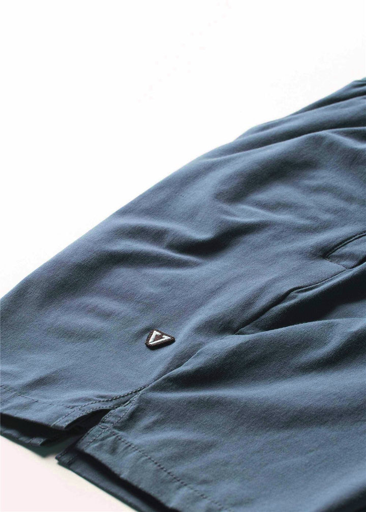Vissla Alto 18" Performance Elastic Walkshort in Midnight, view 4
