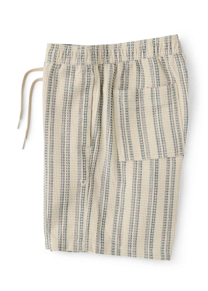 Vissla Thermal Powers 18" Eco Elastic Walkshort in Bone, view 3