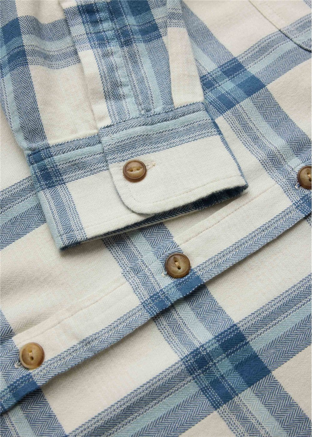 Vissla Coast Lightweight Eco Flannel in Vintage White, view 2