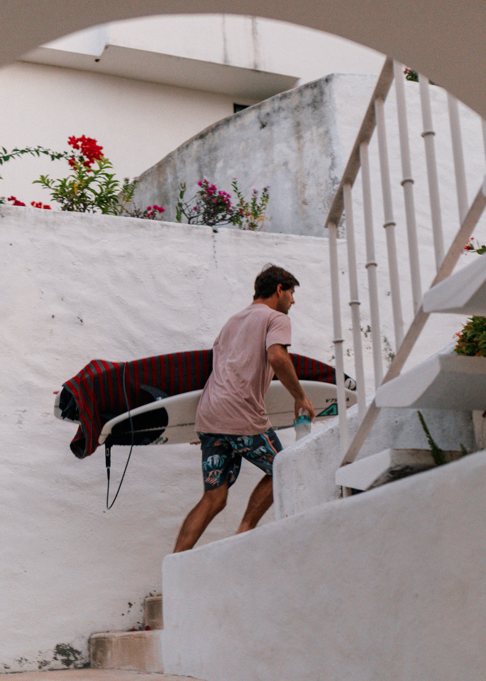 Vissla Solid Sets Cosmic Wash SS Pocket Tee in Rose, view 2